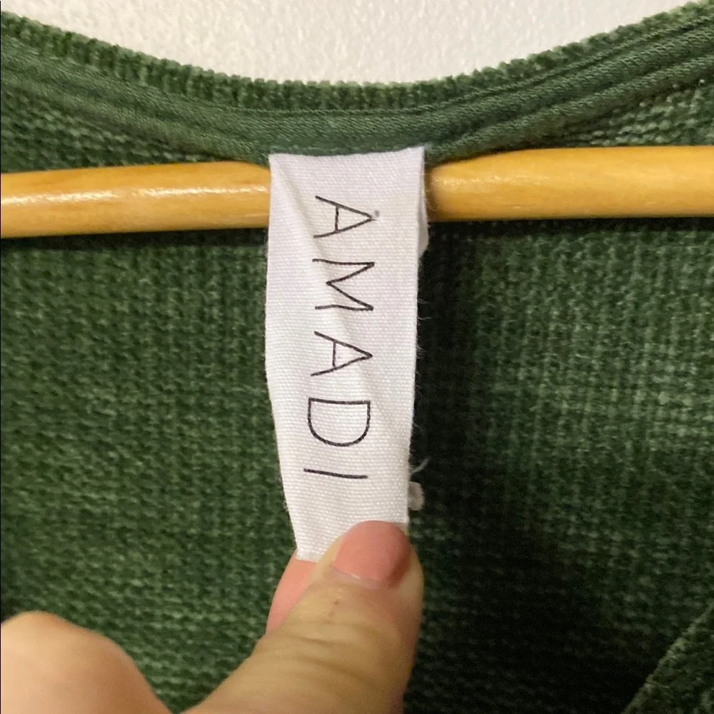 AMADI Elegant Green Velvet Mini Dress - Picture 2 of 11